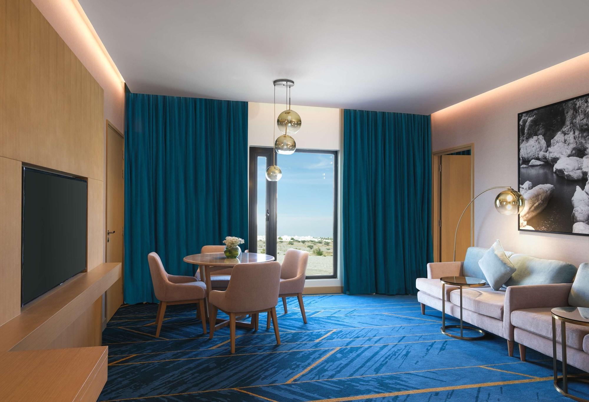 Maani Muscat Hotel & Suites Экстерьер фото
