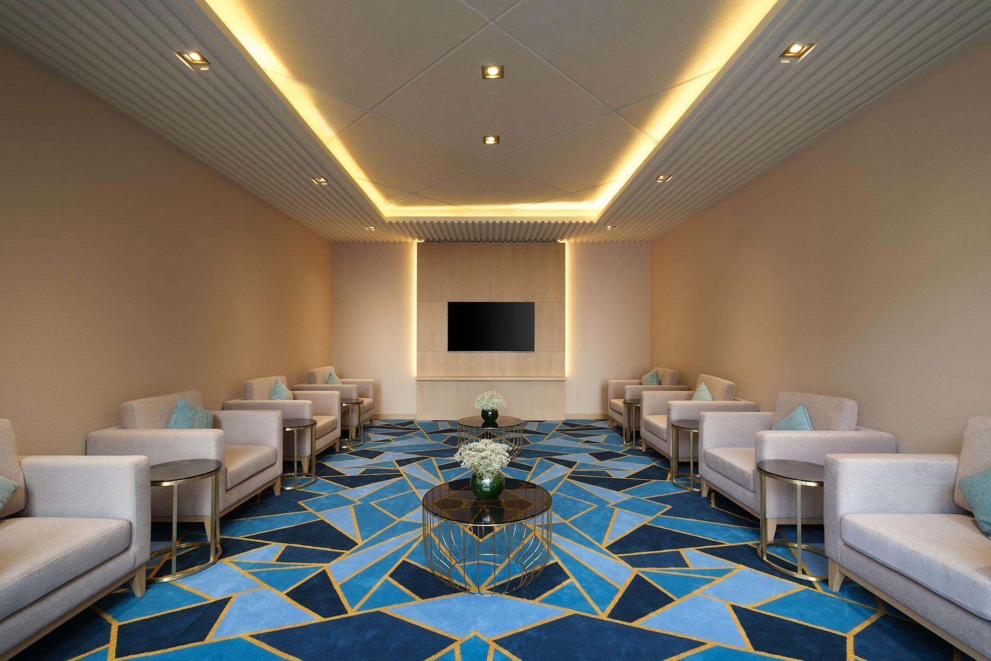 Maani Muscat Hotel & Suites Экстерьер фото