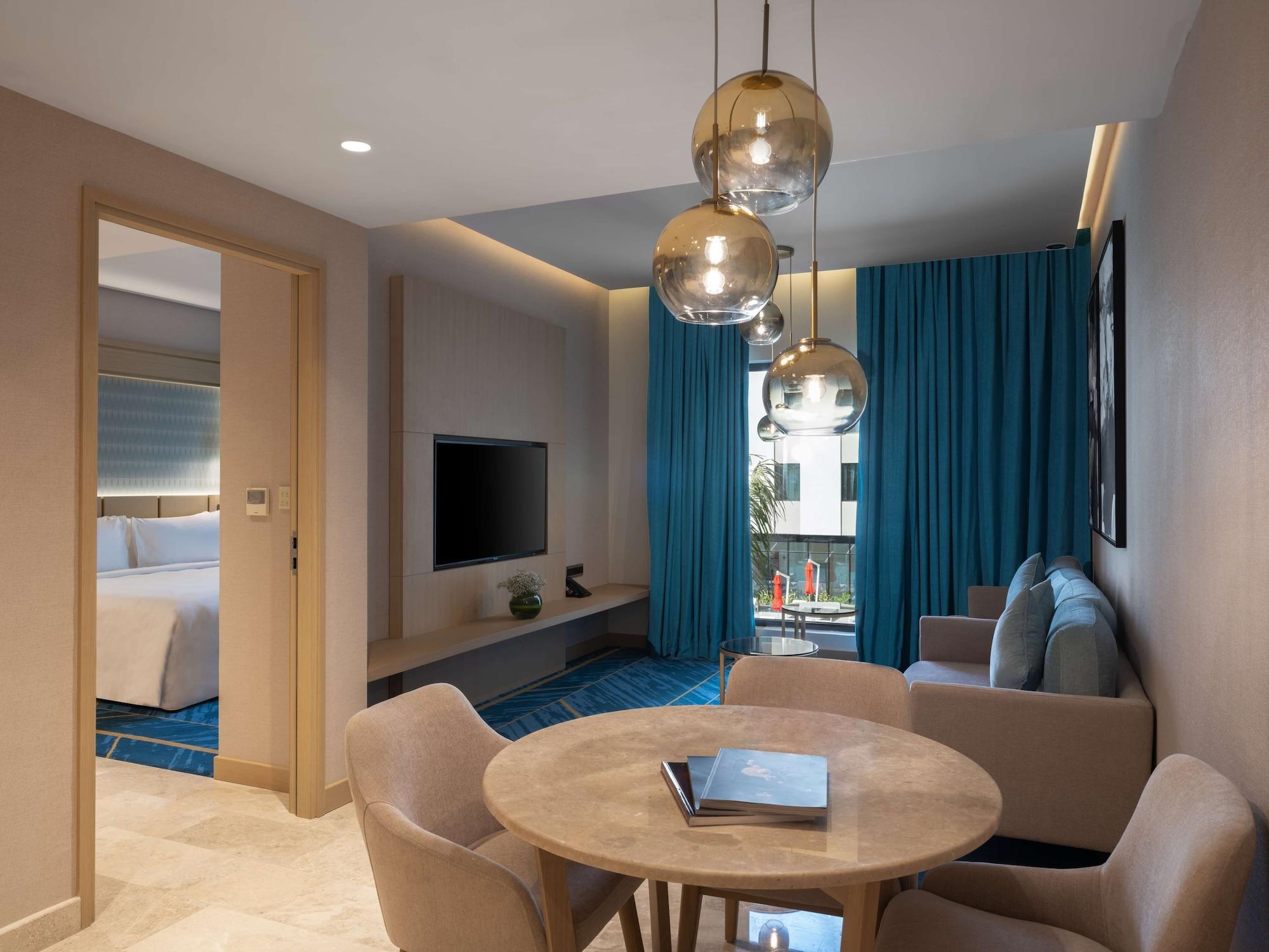 Maani Muscat Hotel & Suites Экстерьер фото