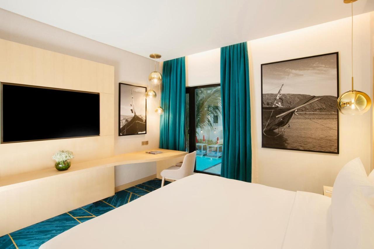Maani Muscat Hotel & Suites Экстерьер фото